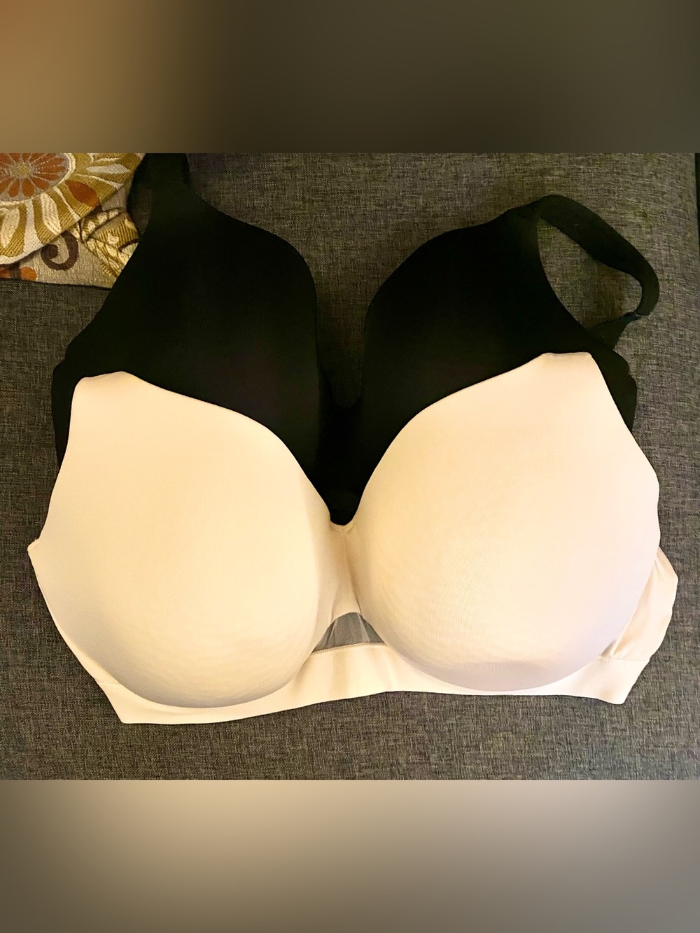 3/$50 Set of 2 Cacique lightly lined full coverage underwire bras 36H